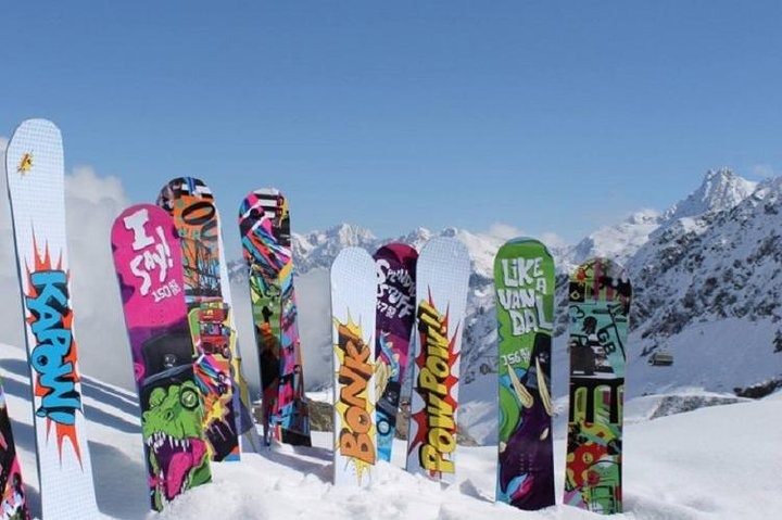 Mammoth Mountain Premium Snowboard Rental Including Delivery - Photo 1 of 2